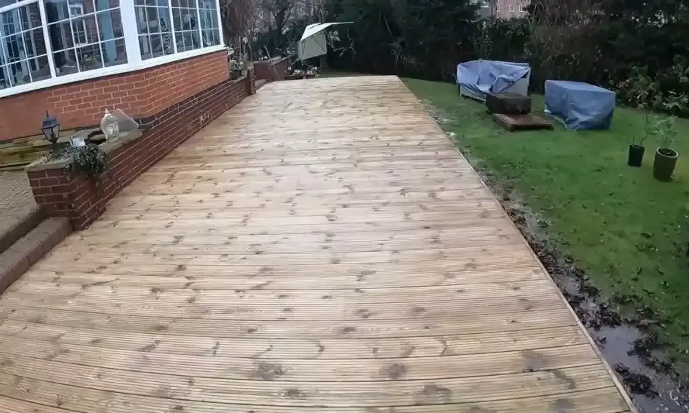 Clean wooden deck after professional deck cleaning in Eugene